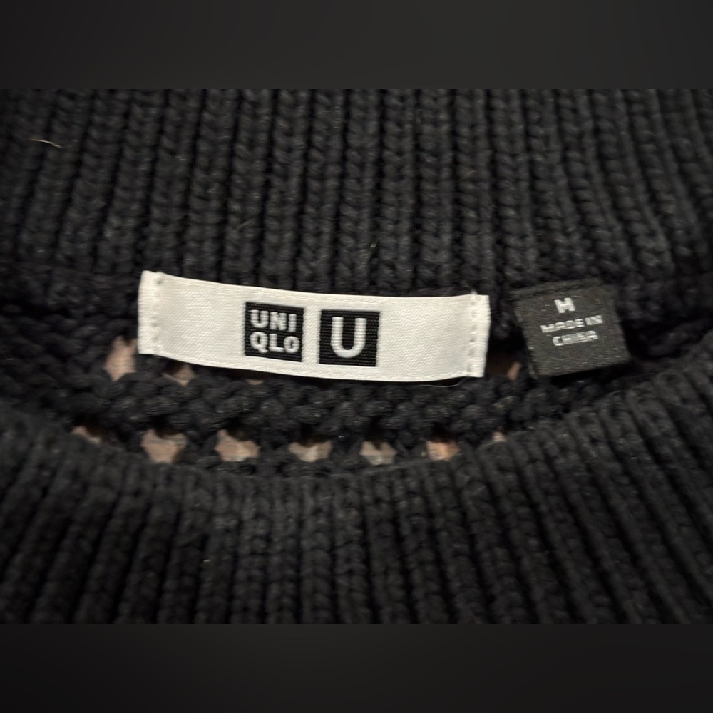287. Uniqlo Black Knit Sweater - Picture 5 of 8